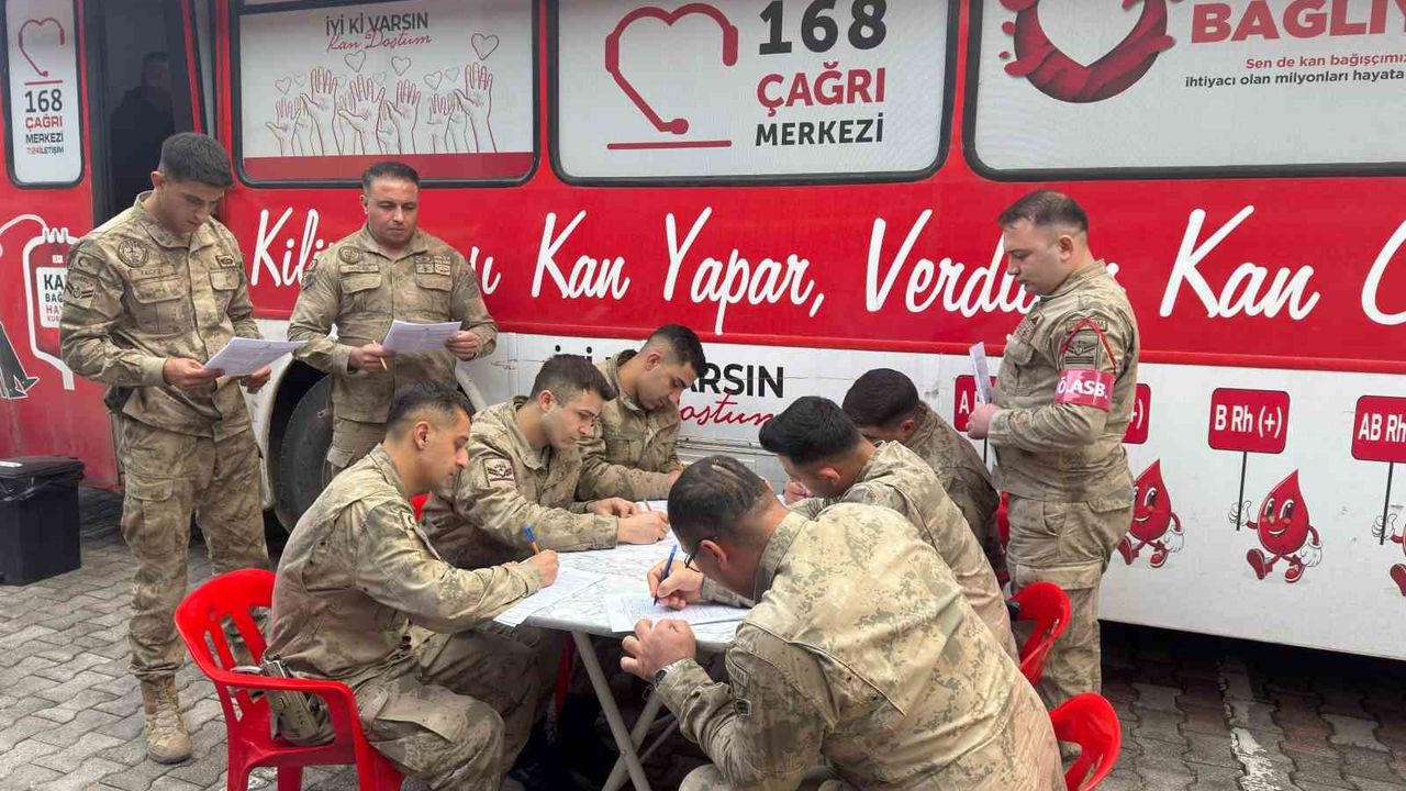 Kilis’te jandarmadan Kızılay’ın kan bağışı kampanyasına destek