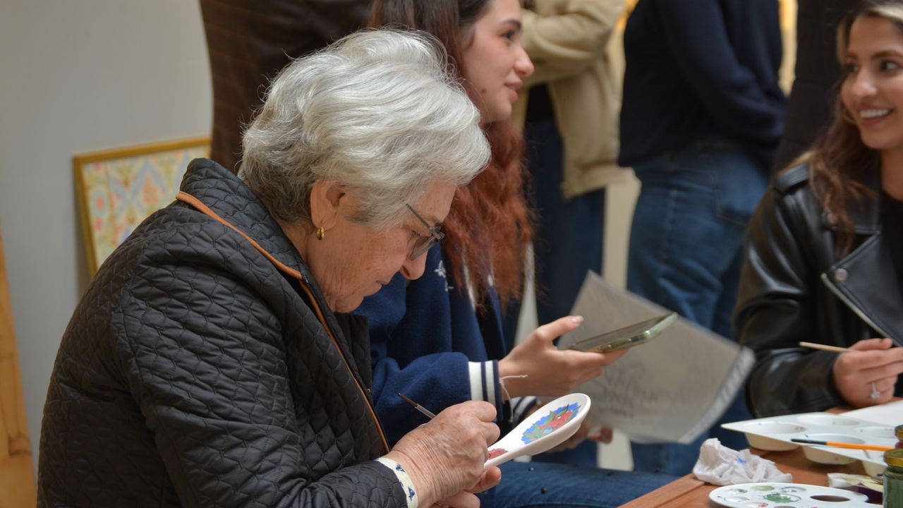 Antalya'da 'Her Yaşta Sanat' çalıştayı düzenlendi
