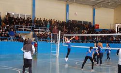 Okul Sporları Gençler  Voleybol Turnuvası Tamamlandı