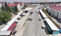 Afşin'de ticaret hayatı konteyner çarşılarda sürüyor