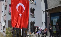 Şehit Piyade Sözleşmeli Er Selçuk'un Muş'taki ailesine şehadet haberi verildi
