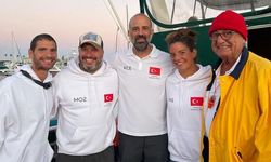 İki Türk sporcu, California'daki Catalina Kanalı'nı 13 saatte yüzerek geçti