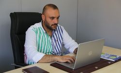 Depremzede gazeteciler prefabrik ofislerde çalışıyor