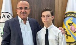 "Yılın çırağı" seçilen 18 yaşındaki Emre, kendi işini kurmayı hedefliyor