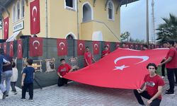 Süslenen tren, Kurtuluş Savaşı'nda ilk kurşunun atıldığı Dörtyol'a öğrenci taşıdı