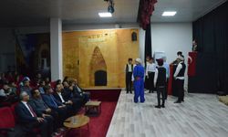 Afşin'de Öğrenciler Tiyatro Gösterisi Düzenledi