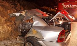 Afşin’de feci kaza, otomobil ikiye bölündü