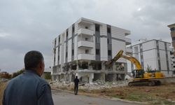 Afşin'de Ağır Hasarlı Binaların Kontrollü Yıkımı Sürüyor
