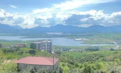 Kahramanmaraş’ta Belediye Baraj manzaralı villalık arsa satıyor
