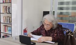 Roza Aytmatova'dan Antalya'da ağabeyinin adını taşıyan kütüphaneye ziyaret