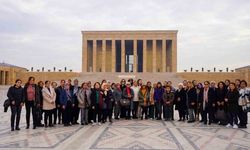 Tarsuslu kadınlar, Kadın Hakları Günü’nde Anıtkabir’i ziyaret etti