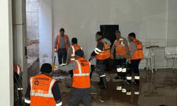 Antalya'da şiddetli yağıştan etkilenen bölgelerde ekiplerin çalışmaları sürüyor