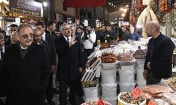 Bakan Özhaseki ve Başkan Güngör, Kapalı Çarşı Esnafıyla Buluştu