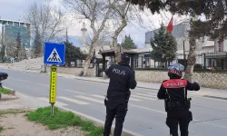 Kahramanmaraş Müzesi Önünde Şüpheli Çanta Alarmı: Polis Yolu Kapattı