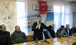 Cumhur İttifakı Antalya Büyükşehir Belediye Başkan adayı Tütüncü, Konyaaltı ilçesinde vatandaşlarla buluştu
