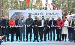 Cumhur İttifakı'nın Antalya Büyükşehir Belediye Başkan adayı Tütüncü, kütüphane açılışında konuştu