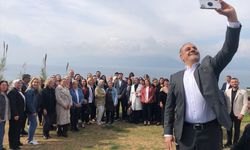 Cumhur İttifakı'nın Muratapaşa Belediye Başkan adayı Manavoğlu, kadınlarla bir araya geldi