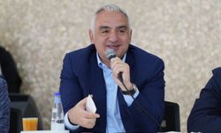Kültür ve Turizm Bakanı Ersoy, Elmalı'da vatandaşla buluştu