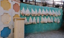 Kahramanmaraş'ta kaybolan sadaka taşı kültürü devam ettiriliyor