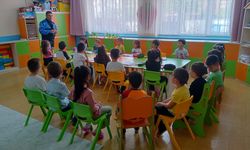 Antalya'da polis ekipleri okullarda bilgilendirme yaptı