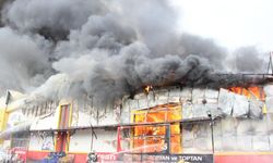 Kocaeli'de depo yangını: Müdahale sürüyor