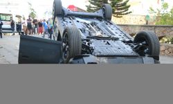 Antalya'da takla atan otomobildeki 3 kişi yaralandı