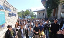 Antalyalı 75 öğrencinin 27 Mayıs darbesinin 64. yıl dönümünde demokrasi yolculuğu
