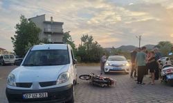 Hafif ticari araçla motosiklet çarpıştı: 1 yaralı