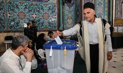 İran'daki seçim ülke tarihindeki en düşük katılımlı seçim oldu