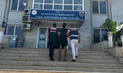 Alanya'da 40 ayrı suçtan kesinleşmiş hapis cezası bulunan firari yakalandı
