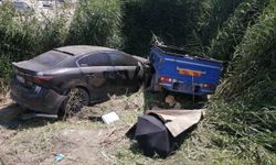 Otomobil ile tarım aracının çarpıştığı kazada 1 kişi öldü, 5 kişi yaralandı