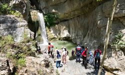 Kahramanmaraş’ta  doğaseverler Galgamaç Şelalesi’nde buluştu