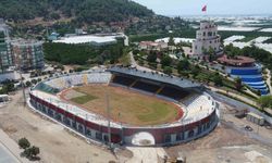 Kumluca Atatürk Stadyumu’nda son rötuşlar yapılıyor