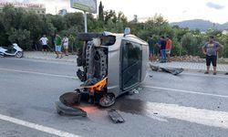Tel çite çarparak takla atan aracın sürücüsü yaralandı