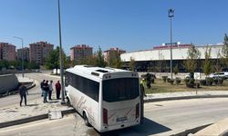 Freni Arızalanan Midibüs Otobüs Terminali Araç Giriş Yoluna Düştü: 15 Yaralı