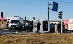 Tekirdağ'da işçileri taşıyan midibüs ile hafif ticari araç çarpıştı: 12 yaralı