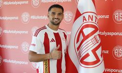 Antalyaspor, Petrusenko ile Abdurrahim Dursun için imza töreni düzenledi