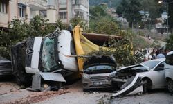 Hatay'da hafriyat kamyonunun 9 araca çarpması sonucu 5 kişi yaralandı