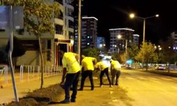 Büyükşehir, Yağış Sonrası Gece Boyunca Sahada Çalışmalarını Sürdürdü