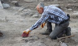 Antakya Antik Hipodrom'un çevresindeki kalıntılarda eski depremlerin izleri araştırılıyor