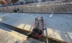 Burdur'da çay yatağına düşen otomobilin sürücüsü yaralandı