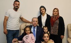 Erdoğan, depremin 5. gününde kurtarılan aileyi yeni konutunda ziyaret etti