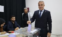 Afşin Ziraat Odası'nda Başkan Emiroğlu Güven Tazeledi