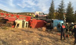 Isparta'da devrilen tırın sürücüsü hayatını kaybetti