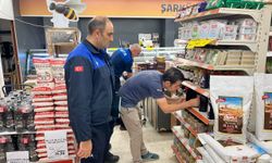 Serik'te zabıta ekipleri marketlerde denetim yaptı