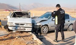 Afşin’de Çevre Yolunda Maddi Hasarlı Trafik Kazası