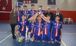 Afşin’de Liseler Arası Erkek Voleybol Takımı Şampiyonu Fen Lisesi Oldu