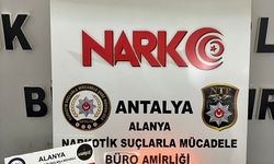 Alanya'da çantasında uyuşturucu bulunan şüpheli yakalandı