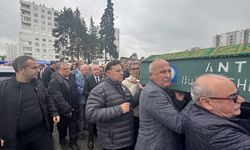 Eski CHP Genel Başkanı Kılıçdaroğlu, Antalya'da dünürünün cenaze törenine katıldı