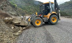 Alanya’da yağıştan etkilenen mahalle yollarında bakım ve onarım